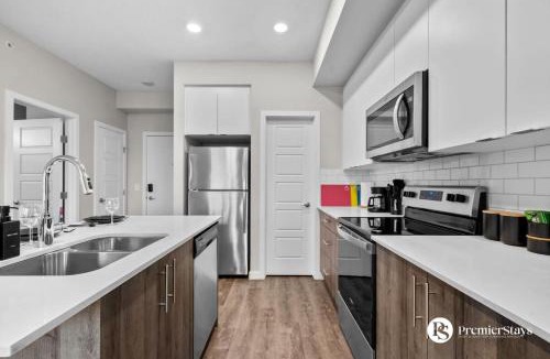Inglewood House | Best Location Inglewood with 2 Bedrooms and Heated Underground Parking