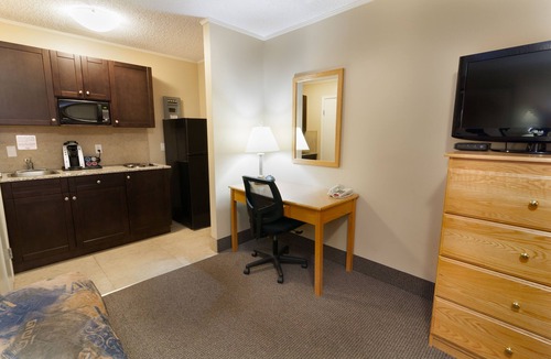 Drayton Valley Hotel | Best Maple Inn