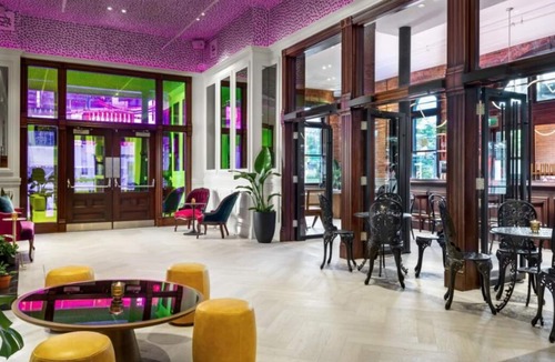 Beaconsfield Village House | Best Place to Stay in Toronto! On-Site Restaurant, Pet-Friendly