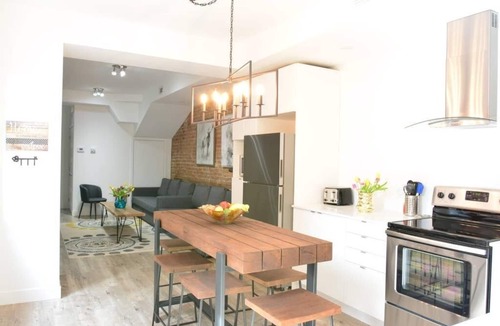 Plateau Mont Royal Apartment | Best Spot in Town! Sunny Terrace - 3 bedrooms w/private bathrooms - Fast WI-FI