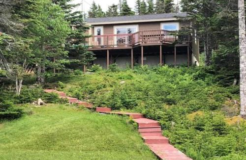 Brigus Junction House | Best View Wonderland-cozy Cabin On Pond