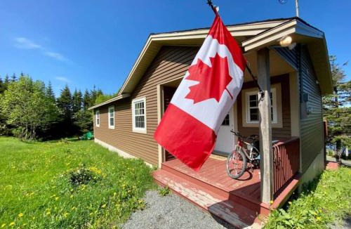 Brigus Junction House | Best View Wonderland-cozy Cabin On Pond