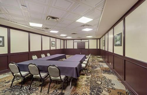 Edson Hotel | Best Western High Road Inn
