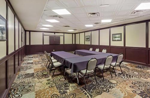 Edson Hotel | Best Western High Road Inn