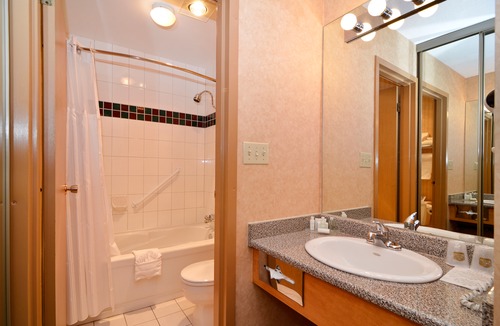 Langley Hotel | Best Western Plus Langley Inn