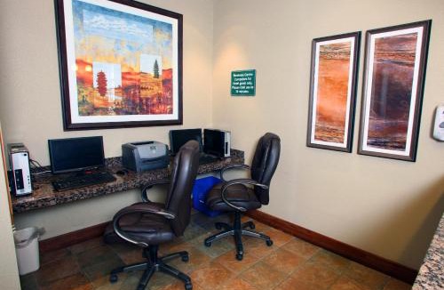 East Kootenay Hotel | Best Western Plus Fernie Mountain Lodge