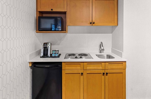 Langley Hotel | Best Western Plus Langley Inn