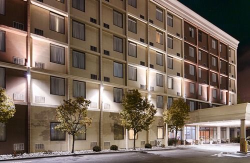 Northeast Mississauga Hotel | Best Western Plus Toronto Airport Hotel