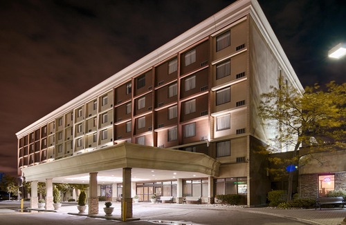 Northeast Mississauga Hotel | Best Western Plus Toronto Airport Hotel