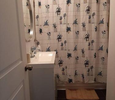 Maisonneuve Apartment | BIG 3BR appartment at Olympic Stadium at PIE-IX Metro station