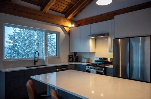 Golden Cabin | Big Little Cabin - Couples & Families Getaway with Panoramic Views