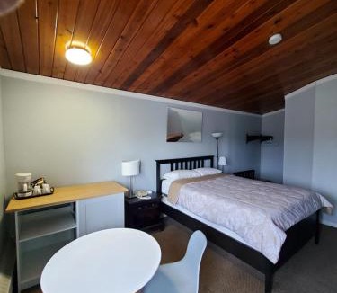 Wainwright Hotel | Bio Vista Motel
