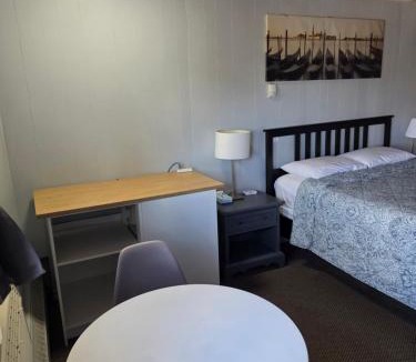 Wainwright Hotel | Bio Vista Motel