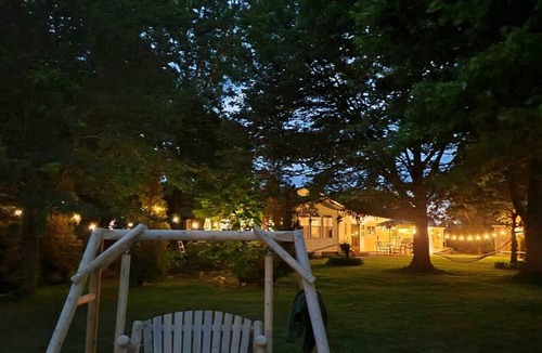 Romney Cottage | Birds Point Cottage on a Cliff facing Lake Erie