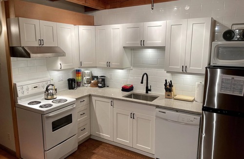 Ucluelet House | Black Bear Cottage