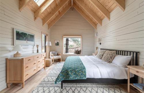 Mahone Bay Hotel | Black Forest Cabins