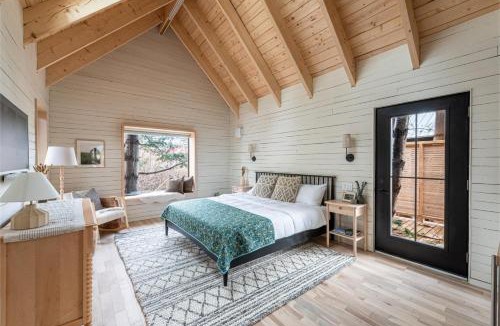 Mahone Bay Hotel | Black Forest Cabins