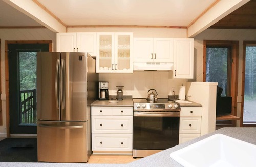 Manitoba Cabin | Black Pine Lodge Summ