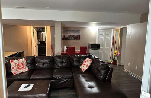 Aylmer Apartment | Blissful 2Bedroom Cozy Lowerlevel Unit PrivateEntrance