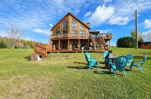 Wentworth-Nord Cabin | Blissful Bay Retreat