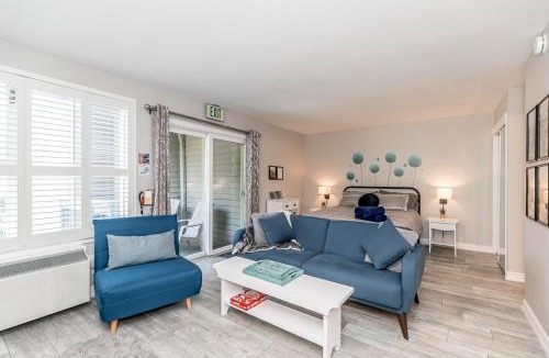 Craigleith Apartment | Blue Heart Mountain Studio Dream Walk to slopes, tennis