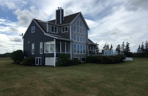 Springbrook House | Blue Heron House - a beautiful waterfront property near Cavendish