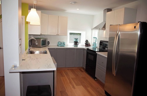Picton Cottage | Blue House on Kelly - 10 Minutes from the Sandbanks Provincial Park!