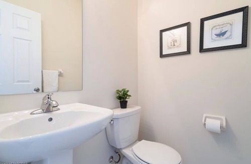 Collingwood House | Blue Mountain 3-bedroom, 3-bath seasonal rental