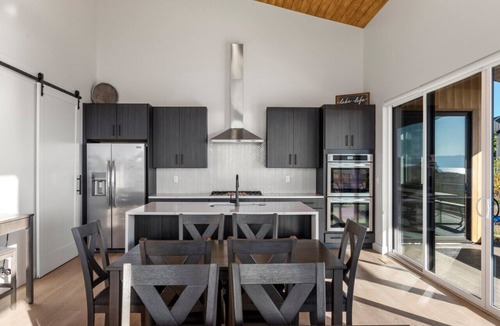 Fish Haven House | Blue Sage Modern Sleeps 27 with Pickleball and Theater