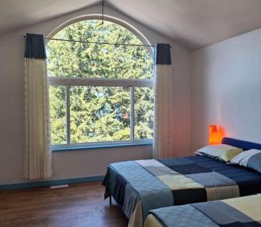 Sechelt House | Blue Villa by the Sea
