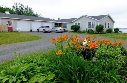 Vernon Bridge House | Bluewaters Retreat