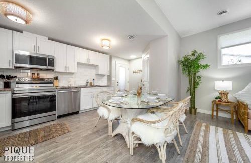 North Central Edmonton Apartment | BoHo Chic Suite - Long Stays - Fireplace - Garage