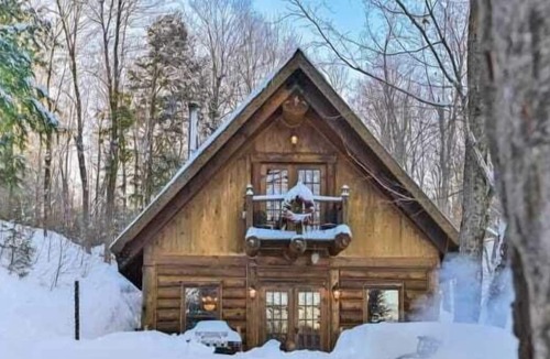 Pointe-au-Chene Ski Chalet | Bois Rond Summary: Bi