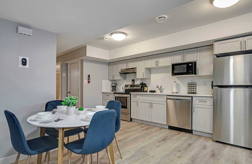Edmonton Apartment | Bonnie Doon. Guest Suite. Sleeps 2.