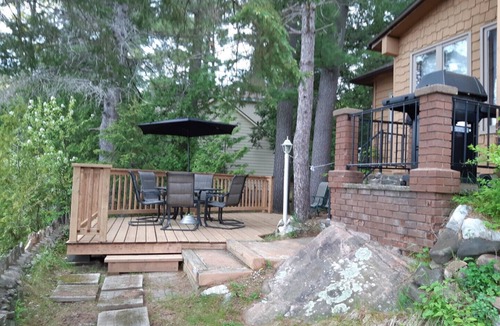 Faraday Cottage | BOOTH LANE - 3 Bedroom Waterfront Cottage: nAVAILABLE:nJULY 26TH-AUGUST 2ND!