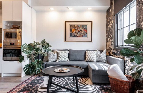Stratford Apartment | Bradshaw Lofts: The Marrakesh
