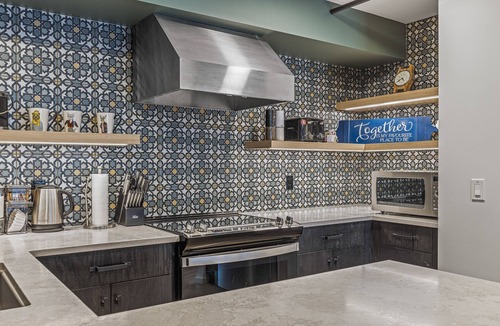 Cougar Creek Apartment | Brand New 15 ppl unit in Camore, w/Mountain View