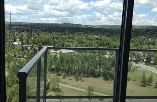 Brentwood Condo | Brand New 2 Bedroom Condo - Steps Away From Ctrain , University(Green Building)