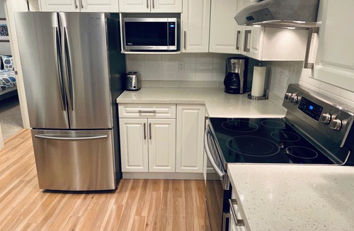 Central Lonsdale House | Brand New 2 Brdm Basement Suite - New House