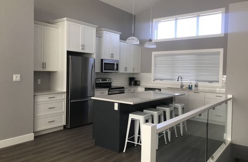 Mountain View House | Brand new beautiful home with the best view outside of Waterton Park. UPPER fl.