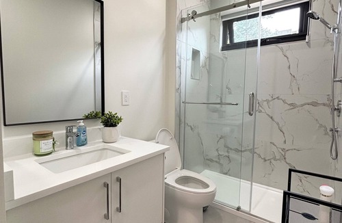 Surrey Bed & Breakfast | Brand New Cozy and quite One bedroom