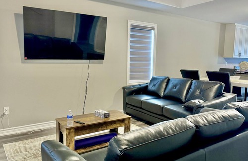 Cobourg House | Brand New Detached Bongalo. 5 minutes drive from Cobourg Beach