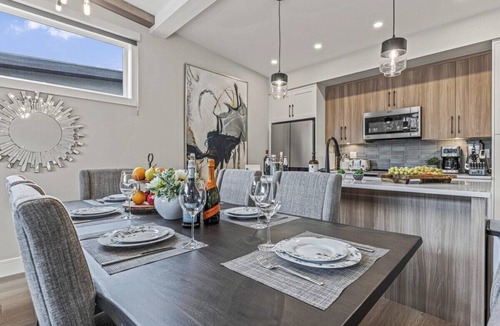 Teepee Town House | BRAND NEW|Hofburg by SSR|TopView|Luxury|PRIVATE HOT TUB|4BR plus Den