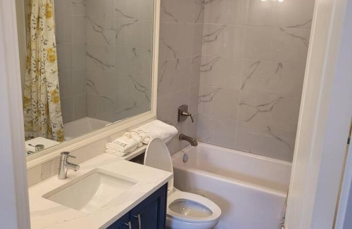 North Cowichan Villa | Brand new luxury 1 bedroom and 1 sofa bed townhouse