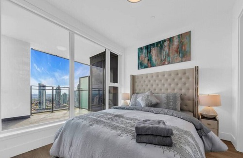 Metrotown Apartment | Brand new Luxury 1bd+1ba@Metrotown