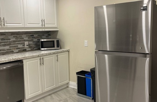 Churchill Meadows Apartment | Brand New Luxury Haven: Spacious 1BR Basement Gem with Modern Elegance Galore!