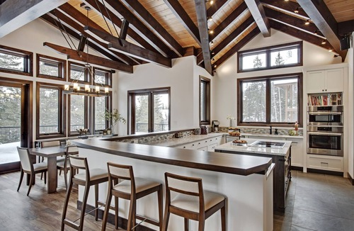 Golden House | Brand new modern ski home, top of the line finishing, the ultimate cooks kitchen