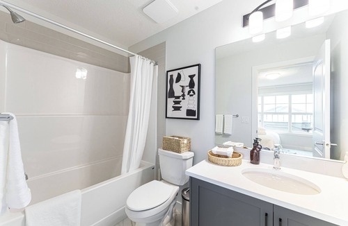 Evanston House | Brand New Sleek 4BR Cozy Home with Main floor BR and Full BA, Sleeps 8