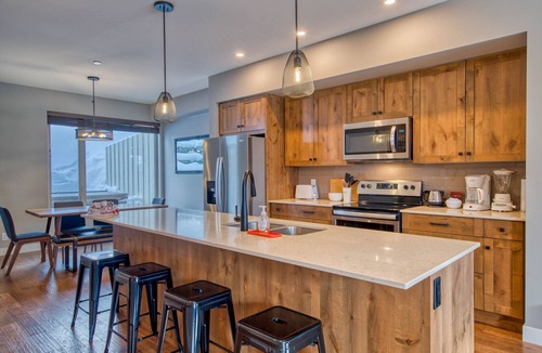 Sun Peaks House | Brand New Spacious 3 Bedroom with ski-in/ski-out access via the new Orient chairlift