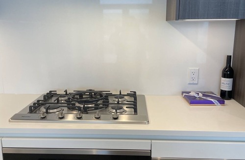 Richmond City Centre Apartment | 💖BrandNew The Paramount Penthouse furnished with Versace furniture light & love💖